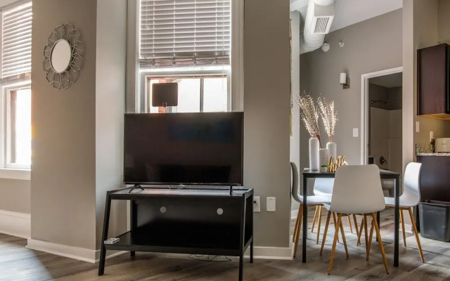 photo 2 of Large 2BR Apt Near Perk Plaza