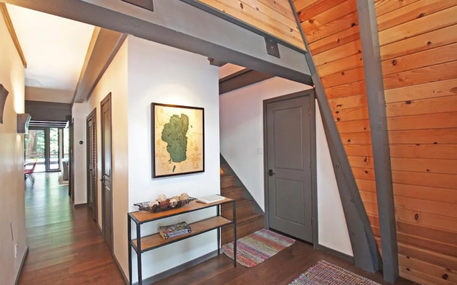 photo 3 of Aplin Base Camp House 3 Bedrooms 2.5 Bathrooms Home