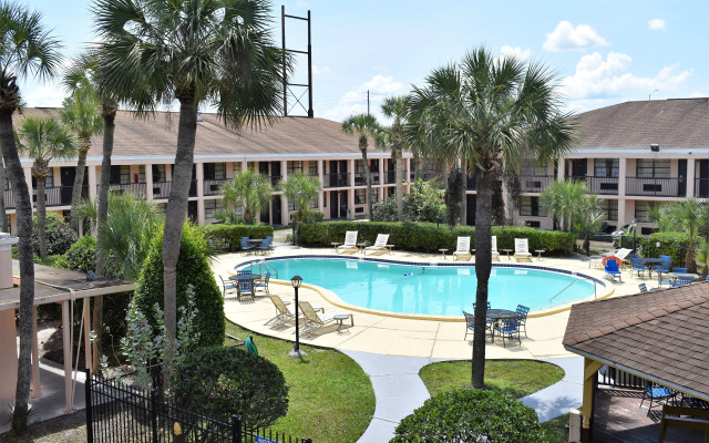 photo 2 of Apm Inn Hotel