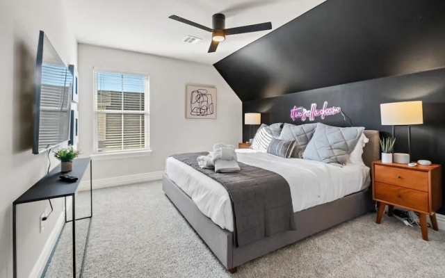 photo 5 of Apollo House - Amazing Location in Rogers, AR - Sleeps 11!