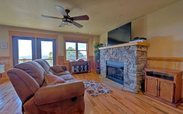 photo 2 of Appalachian House - 4 Br Cabin