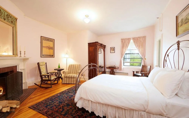 photo 4 of Apple Tree Inn