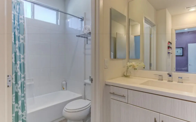photo 5 of Applewood - Silver Lake 2BD Hollywood