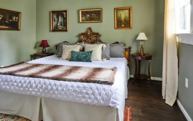 photo 3 of Apt2 Edenbrae - Walkable Southern Gothic Mansion