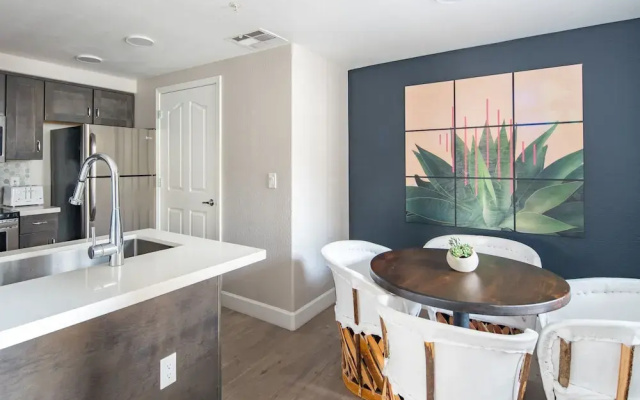 photo 3 of Luxury 2br Near Kierland Commons by Wanderjaunt