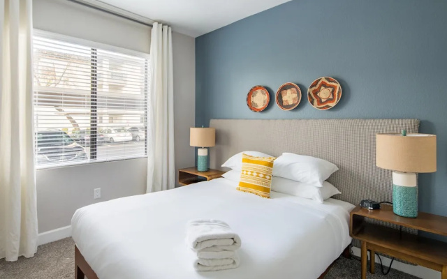 photo 4 of Luxury 2br Near Kierland Commons by Wanderjaunt