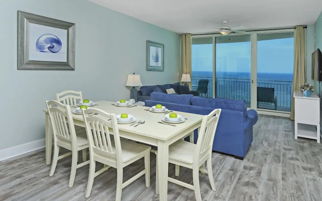 photo 2 of Aqua 1903 193920 by RedAwning