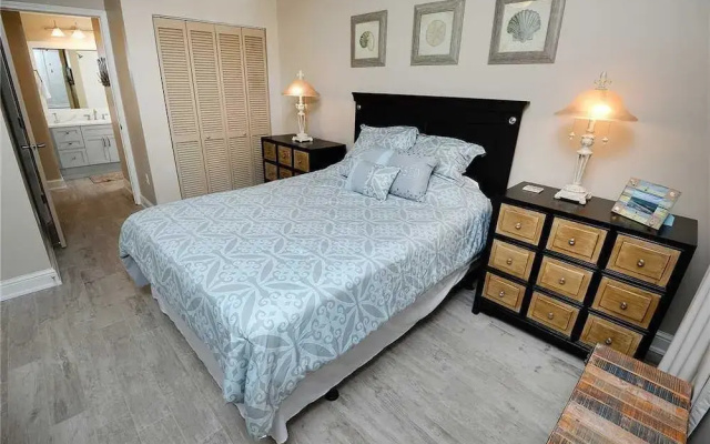 photo 4 of Aqua 607 - Two Bedroom Condo