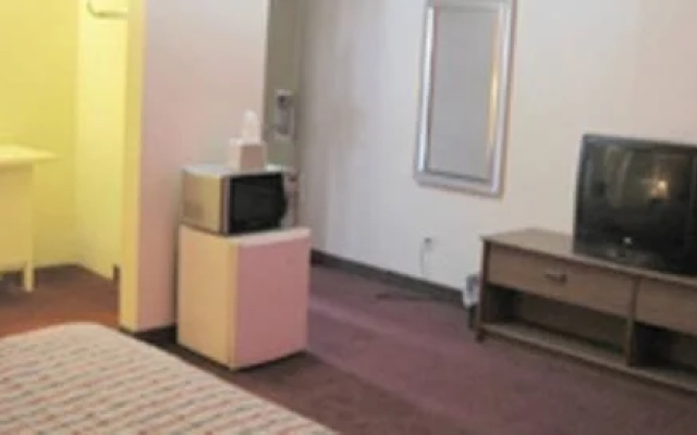 photo 5 of Aqua City Motel