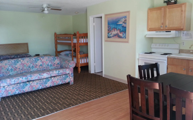 photo 5 of Aqua View Motel