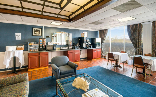 photo 2 of Rodeway Inn & Suites