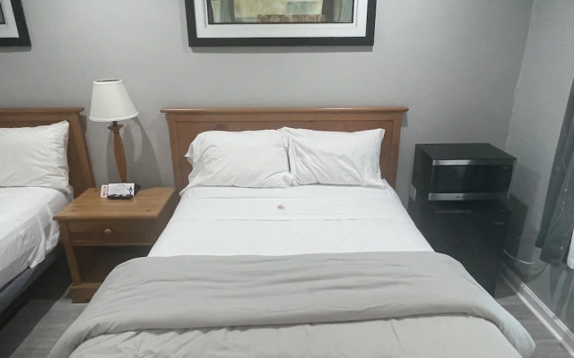 photo 2 of Aquastar Inn