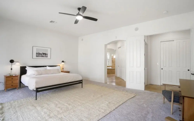 photo 4 of Arcadia by Avantstay Breathtaking Oasis in Scottsdale w/ Pool, Hot Tub & Game Room