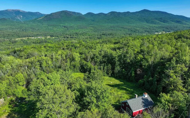photo 4 of Architect-designed Franconia Home: Hot Tub & Views