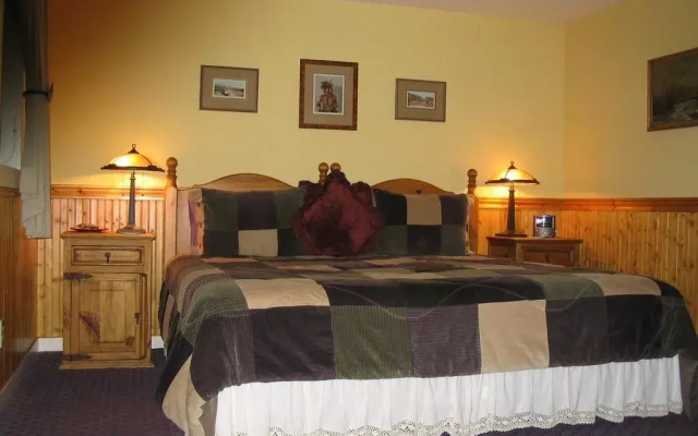 photo 2 of Arden Forest Inn