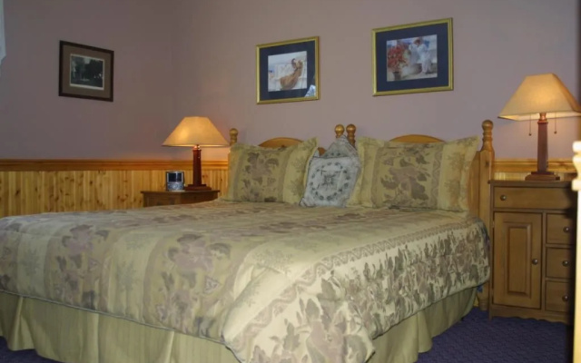 photo 5 of Arden Forest Inn