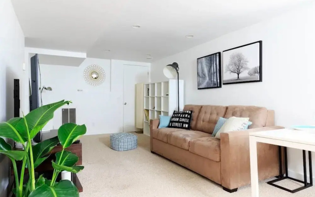 photo 5 of Argyle Basement Elegant 1 BR and Sofabed