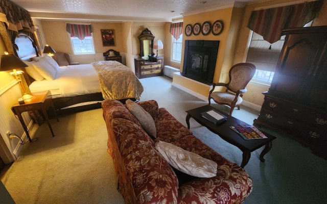 photo 5 of Arlington Inn