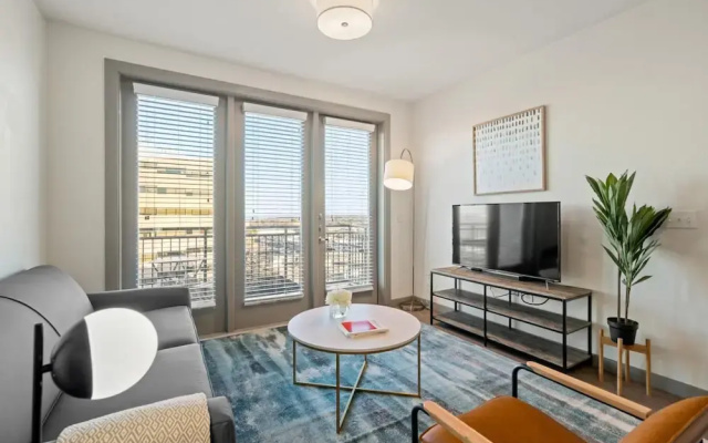 photo 3 of Arlington Stylish 2BD 2BA Apartment