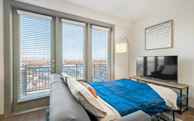 photo 3 of Arlington Trendy Studio Apartment