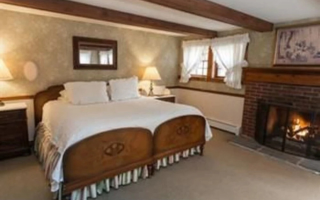 photo 3 of Arlington's West Mountain Inn