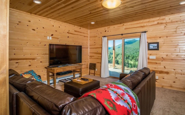 photo 4 of Armstrong Luxury Log Vacation  At Windcliff 4 Bedroom Home by RedAwning