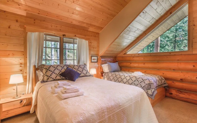 photo 2 of Arrowhead Lodge