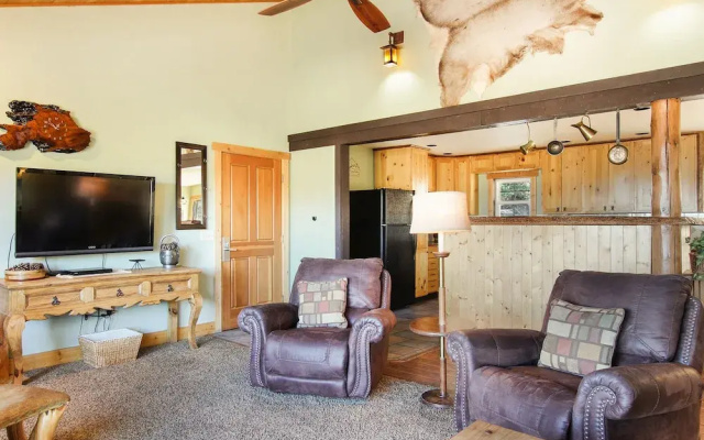 photo 3 of Arrowhead Lodge Haus 4 Bedroom Condo