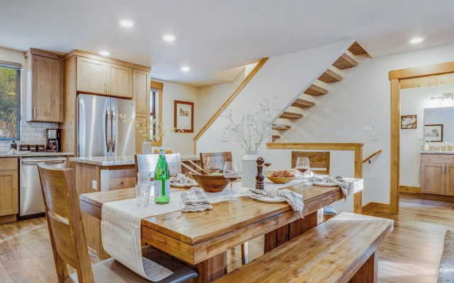photo 2 of Arroyo by Avantstay Peaceful Mountain Townhouse w/ Large Private Balcony