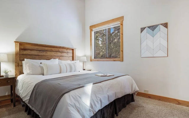 photo 3 of Arroyo by Avantstay Peaceful Mountain Townhouse w/ Large Private Balcony