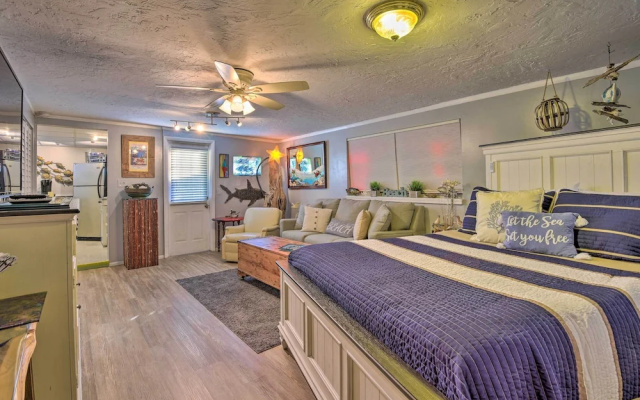 photo 5 of 8 Mi to Beaches: Artistic Bradenton Studio w/ Yard