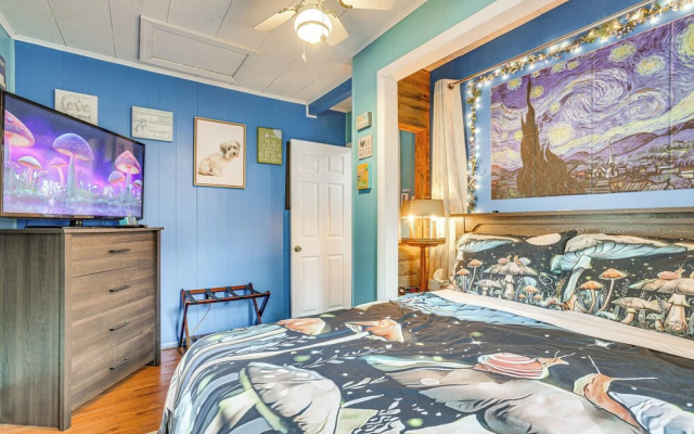 photo 2 of Artsy Cottage in Scotrun w/ Studio Space & Hot Tub