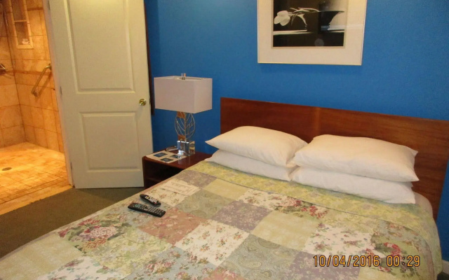 photo 3 of Asante Sana Inn