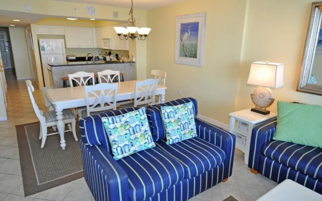 photo 2 of ASH1402, Oceanfront, Walk to Beach Bars, Dine, Shop, Relax