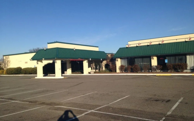 photo 2 of Ashland Inn & Suites