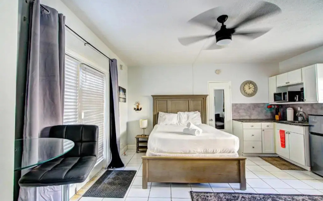 photo 5 of Ask Me Inn Ft. Lauderdale Beach