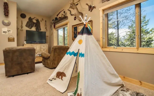 photo 3 of Aspen Leaf Colorado - 5 Br Chalet