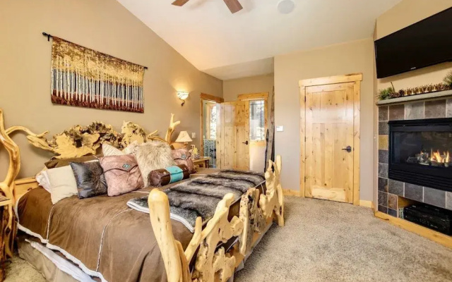 photo 4 of Aspen Leaf Colorado - 5 Br Chalet