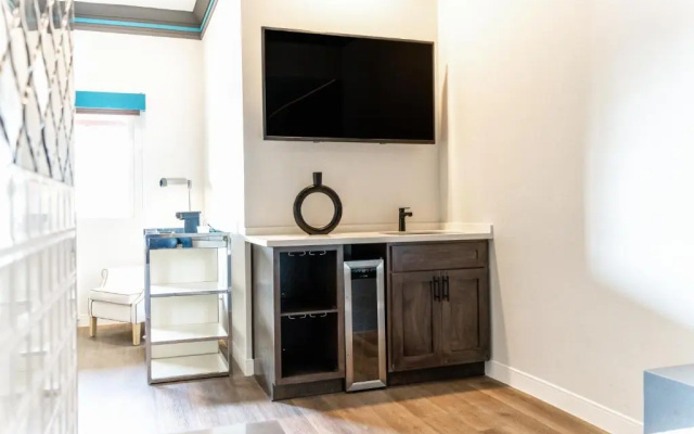 photo 3 of Aspire Inn Studios & Spas