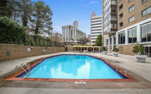 photo 5 of ATL Downtown 2B Condo with Free Parking