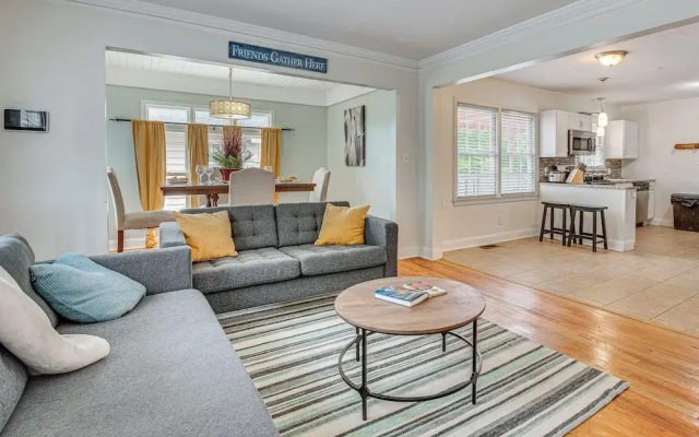 photo 2 of Atlanta Area Vacation Rental < 4 Mi to Airport!