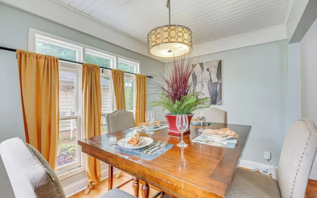 photo 5 of Atlanta Area Vacation Rental < 4 Mi to Airport!