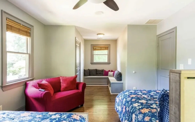 photo 2 of Atlanta Forest Sanctuary 5 Bedroom Home by RedAwning