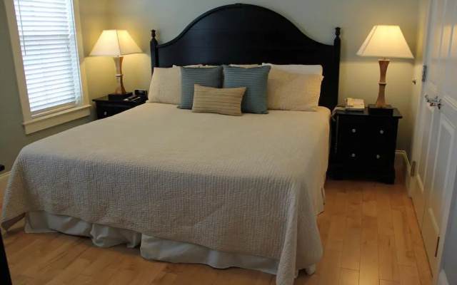photo 2 of Atlantic House Inn