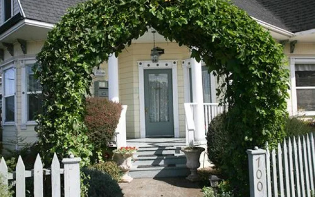 photo 3 of Atrium Bed & Breakfast