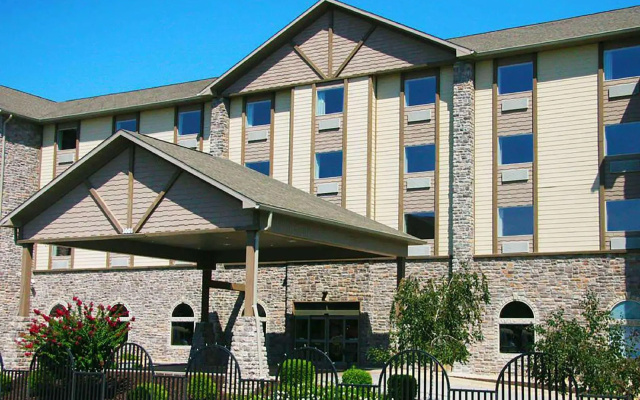 photo 3 of Atrium Inn