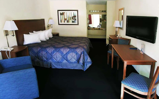 photo 5 of Atrium Inn