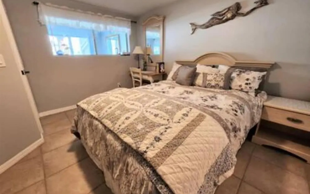 photo 3 of Atrium Oceanview Condo - Sleeps 4 Guests At109
