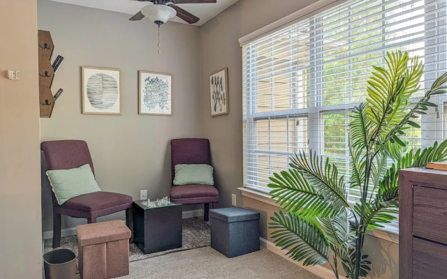 photo 2 of 4 - Bed home, w/ Cali King Bed - 12 mins. to DTWN