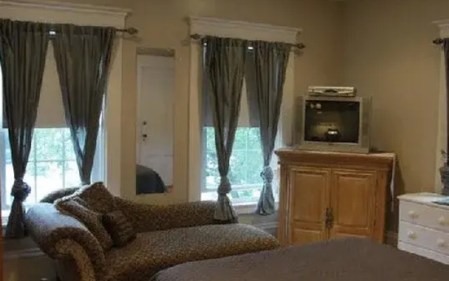 photo 3 of Auberge Gladstone